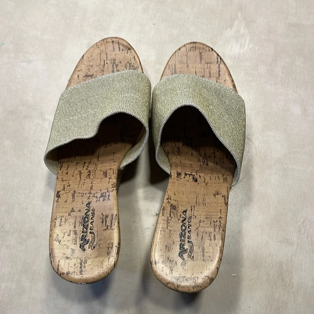 Arizona Jean Company Women's Glittery Gold Sandals